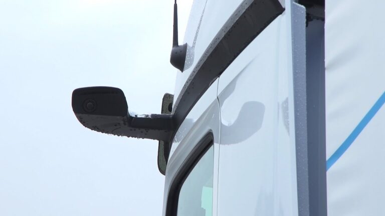 Optimale Spiegel für Nutzfahrzeuge: Sicherheit und Sicht verbessern